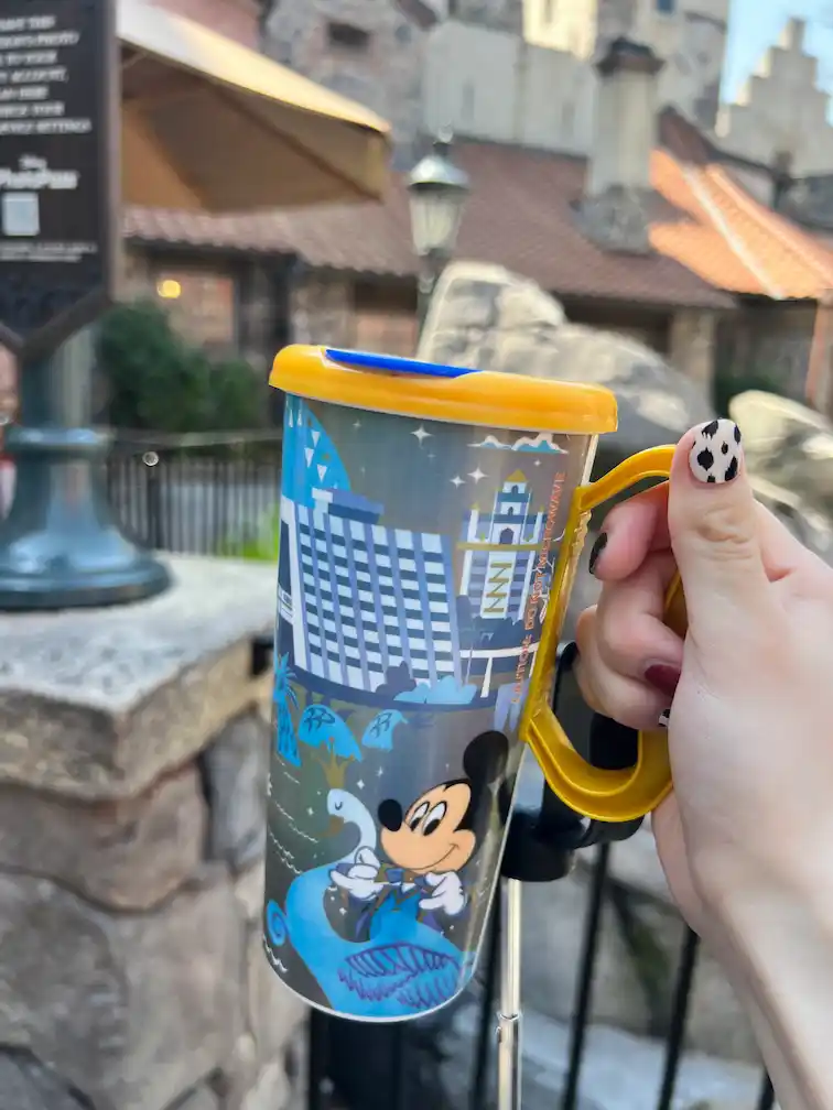 ディズニーワールドで購入できるリフィルマグ